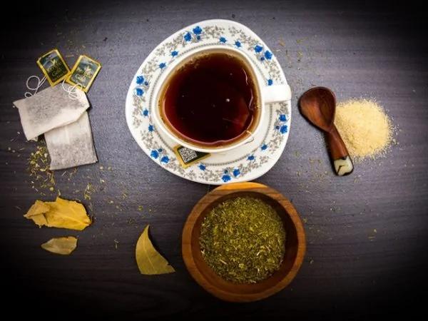 原来茶渣那么多妙用!千万别扔!