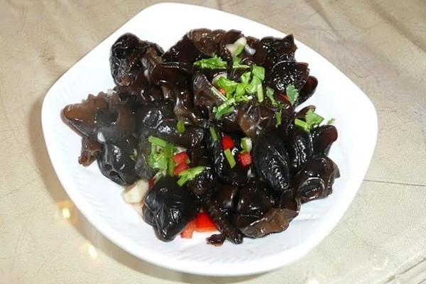 黑木耳营养丰富 但这样吃可能会丢命!