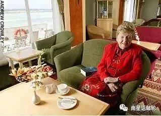 89岁老人奢华邮轮住9年 在邮轮上养老的银发族