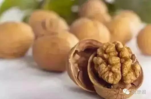 这个动作能坚持9秒 你就还是年轻人!(附抗衰老秘方)