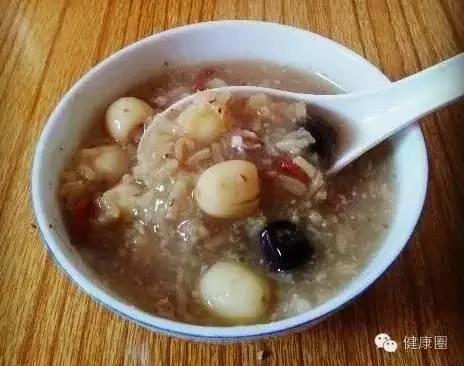 这个动作能坚持9秒 你就还是年轻人!(附抗衰老秘方)