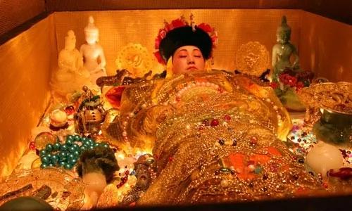 孙殿英东陵盗宝案