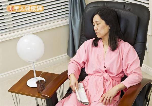 想一觉好眠 先激发褪黑激素分泌!睡前1小时关掉这灯