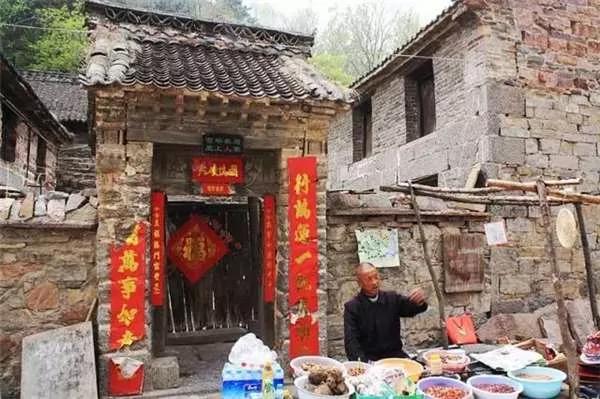 神奇的两个村子 一个在天上!一个在地下!