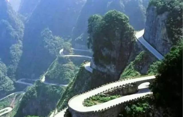 中国的“死亡公路” 老外表示分分钟跳崖