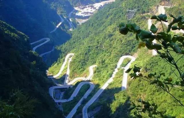 中国的“死亡公路” 老外表示分分钟跳崖
