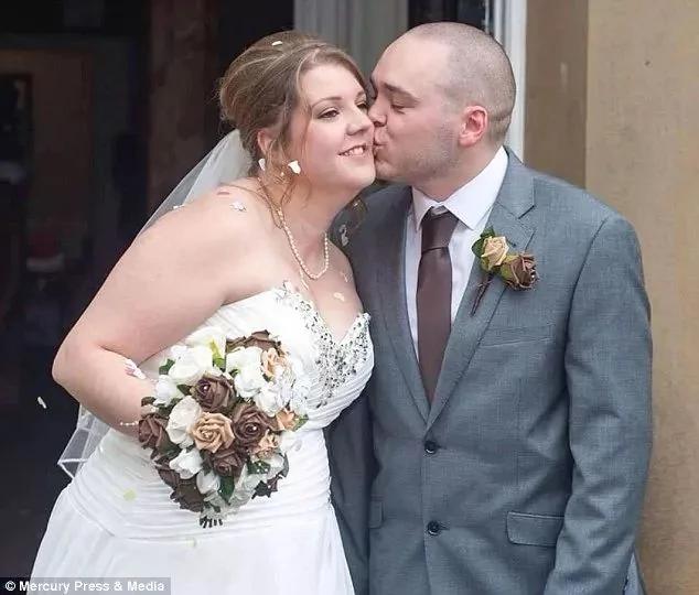 一半婚礼照片失焦 这对夫妇已经被气炸了…