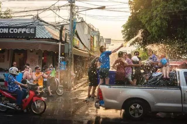 史上最全泰国7-11购物攻略 这个初夏去泰国当一次购物狂!