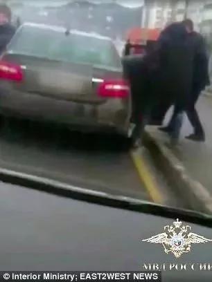 贪财富二代买凶杀自己全家 收到父母死亡的照片后 他傻眼!