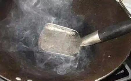 千万注意!这7种炒菜习惯易致癌
