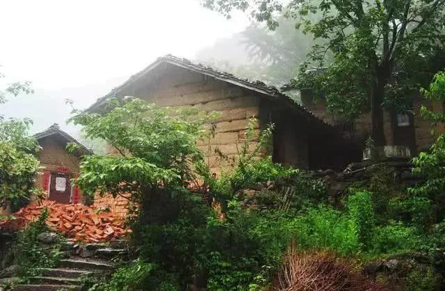 神秘中国:古怪小村庄 生1人必死1人