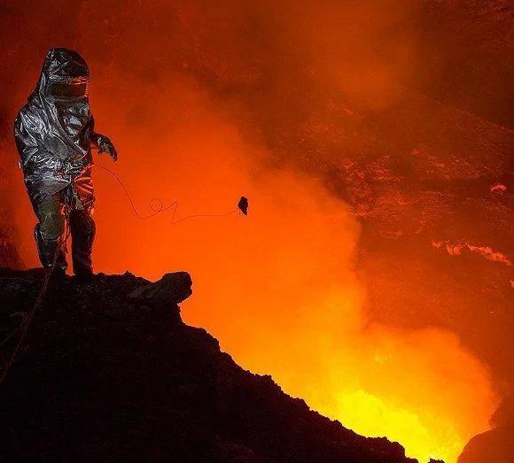她深入活火山600米 拍下这些惊人照片!