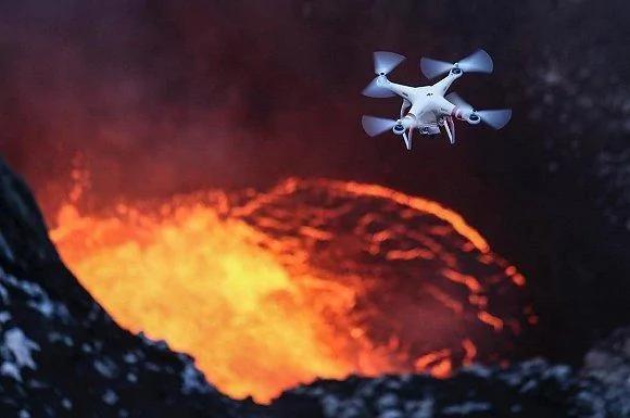 她深入活火山600米 拍下这些惊人照片!