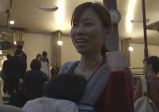 丈夫透过萤幕“监视太太一天的生活” 看到“这一幕”时 让他瞬间惊讶不已!