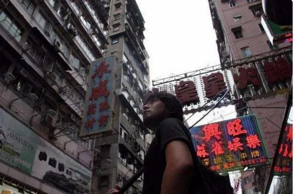 他在发臭的河钓到一只“110公分超巨大土虱” 带回饭店做成料理后 “悲剧”发生了!