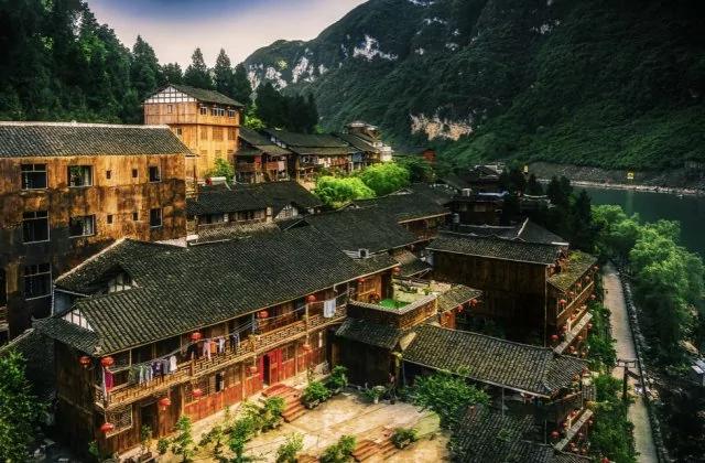 又一个避世小城要火 绝美桃花即将盛放