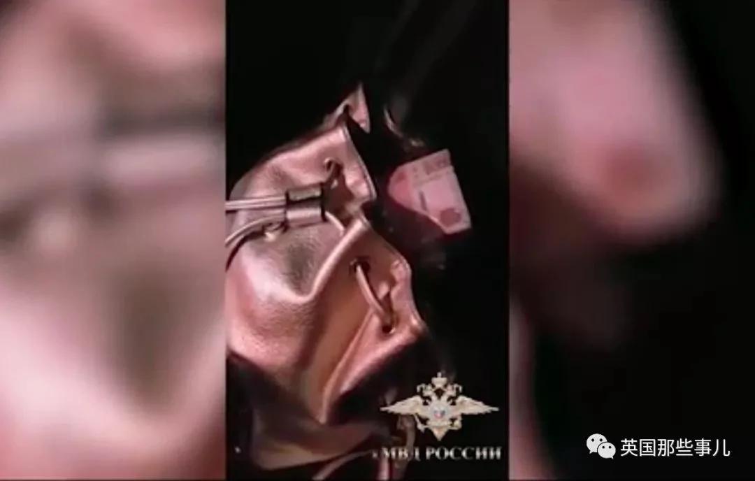 貌美又上进的选美小姐 竟计谋把同龄女当性奴卖掉