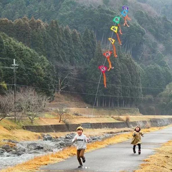 乡下妈妈晒娃不露脸不拼颜值引众人围观