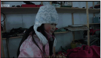 双胞胎姊妹 分别被挪威和美国家庭收养 后续的巧合让人觉得命中注定!