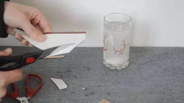 剪刀生锈变钝了怎么办?用它泡一泡 剪刀快速除锈变锋利