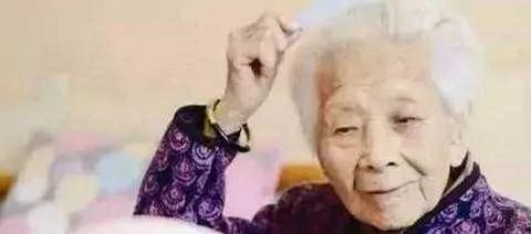 梳手心十分钟,就能预防痴呆、脑中风,过了40要常做,现在知道还不晚!
