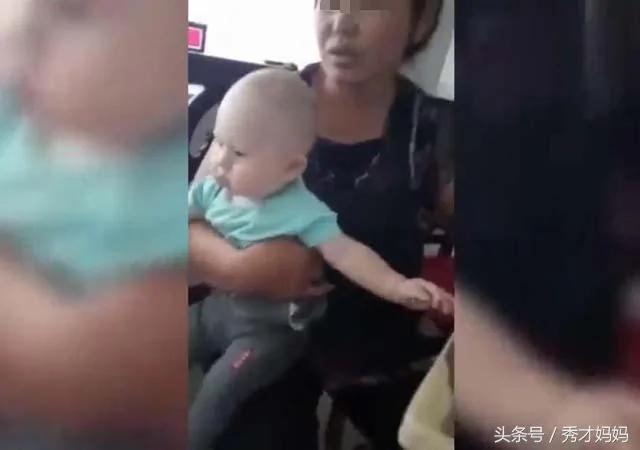 七个月宝宝看到奶奶一直抱着别的孩子 宝宝幽怨的表情让人笑翻了