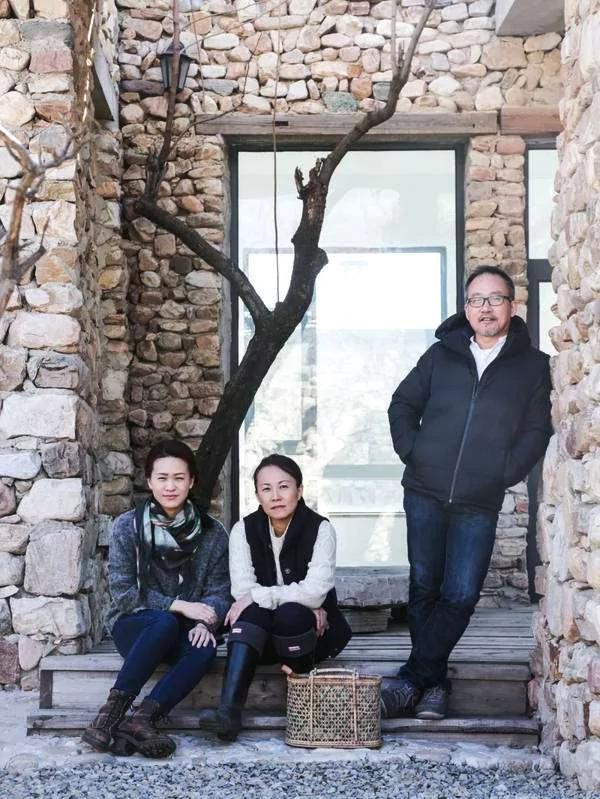 夫妻双双动手 在长城附近盖了间5000平方公尺的家 羡煞旁人!