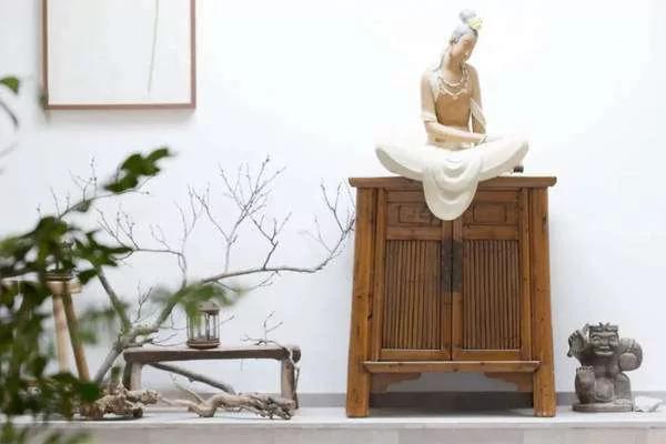 夫妻双双动手 在长城附近盖了间5000平方公尺的家 羡煞旁人!