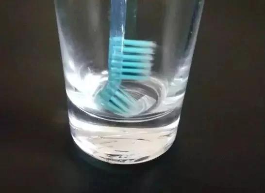 家里的旧牙刷扔了?它还可以这样用