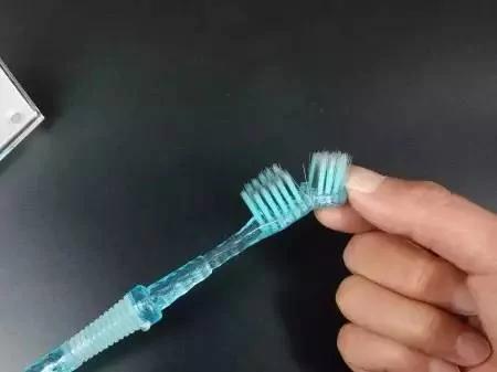 家里的旧牙刷扔了?它还可以这样用