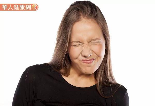 眼睛也要防空污!医:“挤眉弄眼”帮眼球呼吸