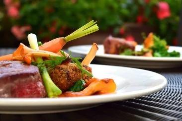 吃太多肉易骨质疏松?医师辟谣:别冤枉了蛋白质!