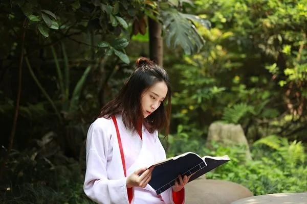 「女子无才便是德」 中华儿女们对这句话的误会可大了 不知其真正的涵义