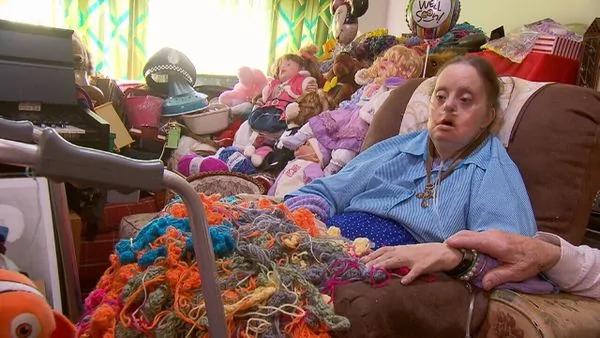 亡妻留65万卡债!90岁癌症男吃1年冷饭凑钱银行霸气喊:免还