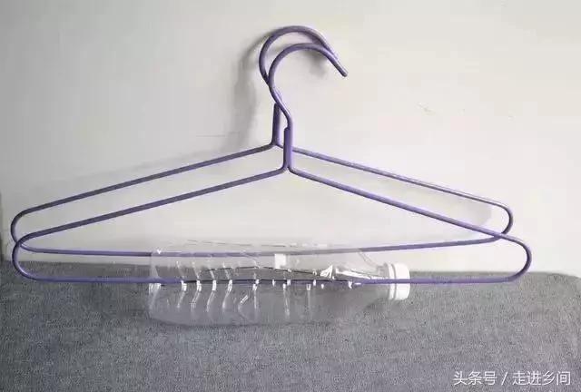 衣服“用宝特瓶晒”才快干!当衣架塞进宝特瓶后… 晾衣时间“缩短一倍多”