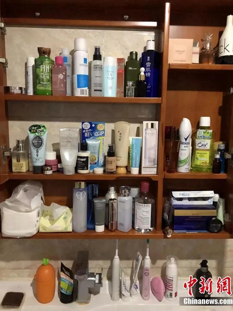 厕所被老婆的化妆品全塞满了!网友同感中枪