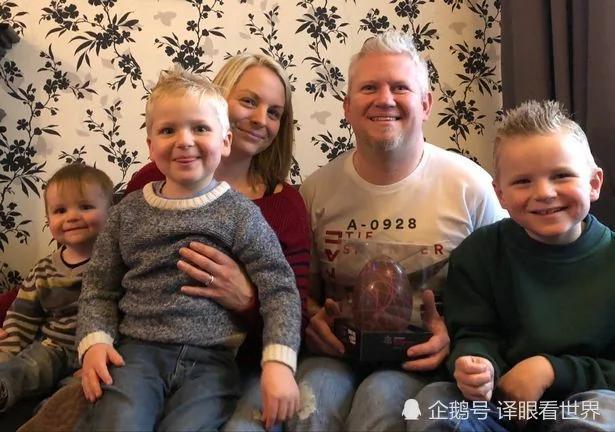 2岁男孩得绝症 家人忍痛撤掉呼吸机后奇迹发生