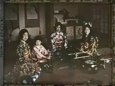 法国富豪用72000张照片带你环游100年前的世界!