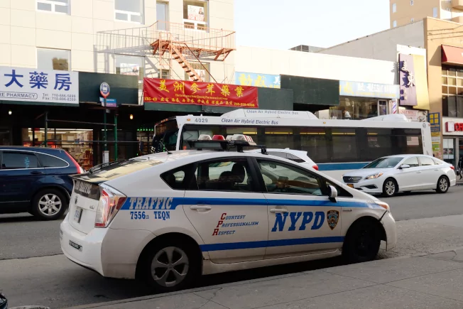 纽约华人电召车 不接老外 白人投诉 阿波罗新闻网