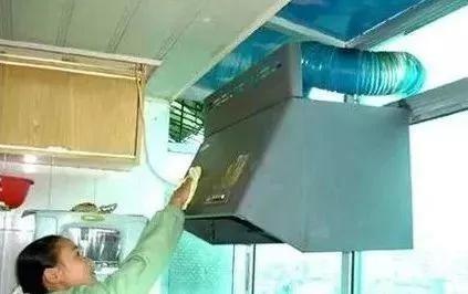 只需一个塑料瓶 油烟机用一年不洗 保证不积油
