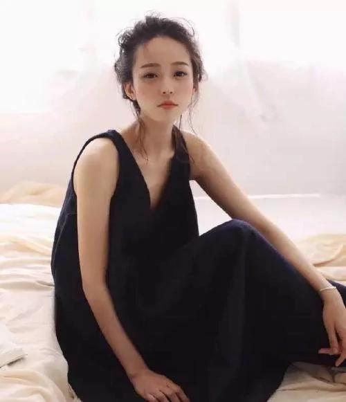 心理测试:四个美女背影选一个 测你有什么独特的魅力!