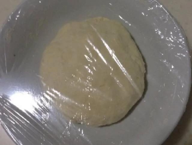 妈妈做的菜饼 简单又好吃 一锅根本不够吃 上桌就被抢光了