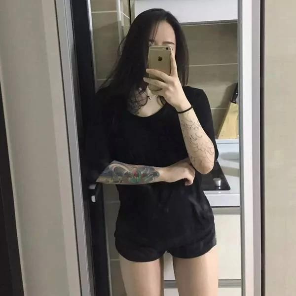 这个200斤的姑娘消失2年 随后发出的照片惊艳所有人
