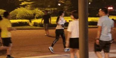 女白领夜跑后体内一半血流没了 原因值得女性警惕