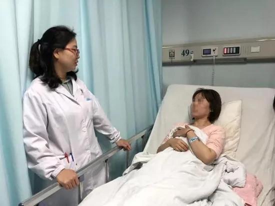 女白领夜跑后体内一半血流没了 原因值得女性警惕