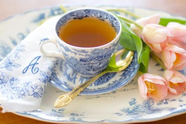 如果你有头痛 每天喝超过2杯茶?就要当心了