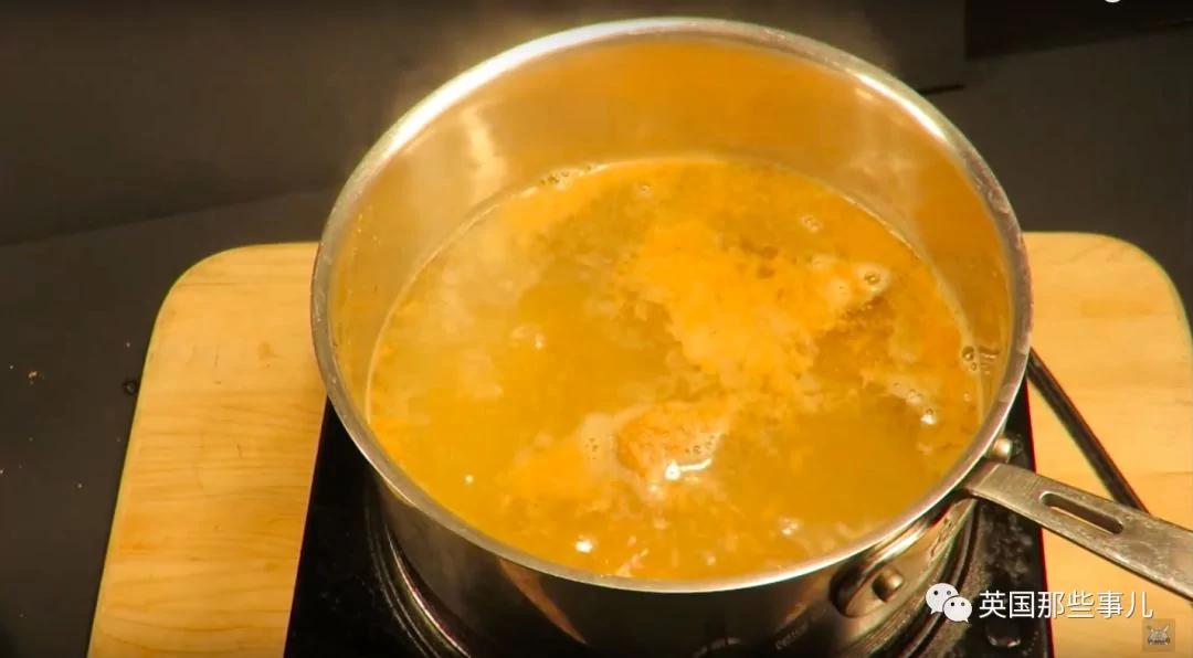 放了118年的军用牛肉什么味?这小哥作死尝了下