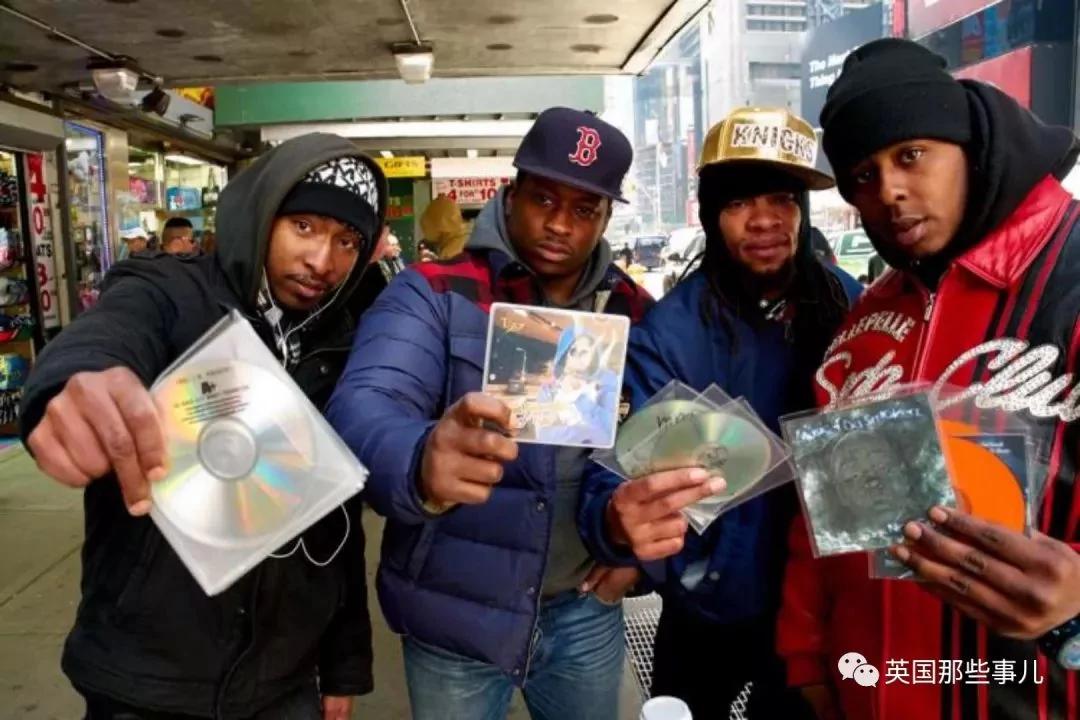 外国小哥在中国大陆遇到酒托 果断被坑一脸
