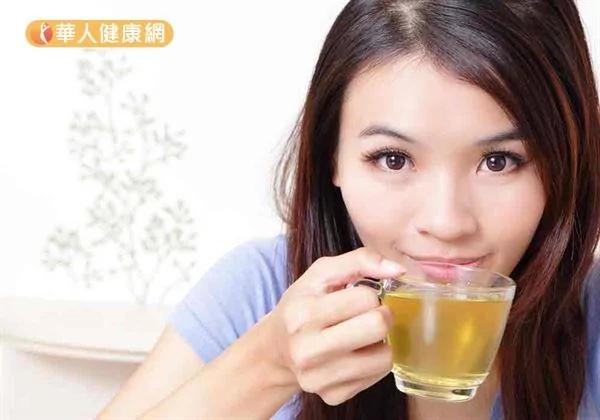 侧睡、趴睡、仰睡 哪一个最好?3招古法养肝助眠