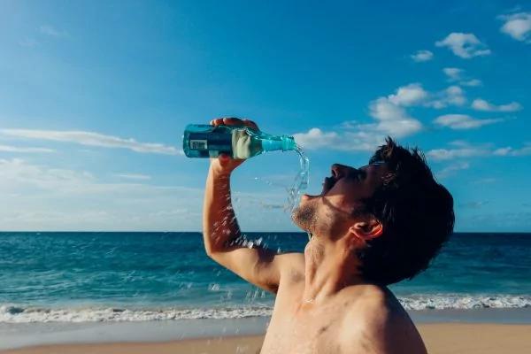 运动后大口喝水超过瘾?小心青光眼抢走视力的3大坏习惯
